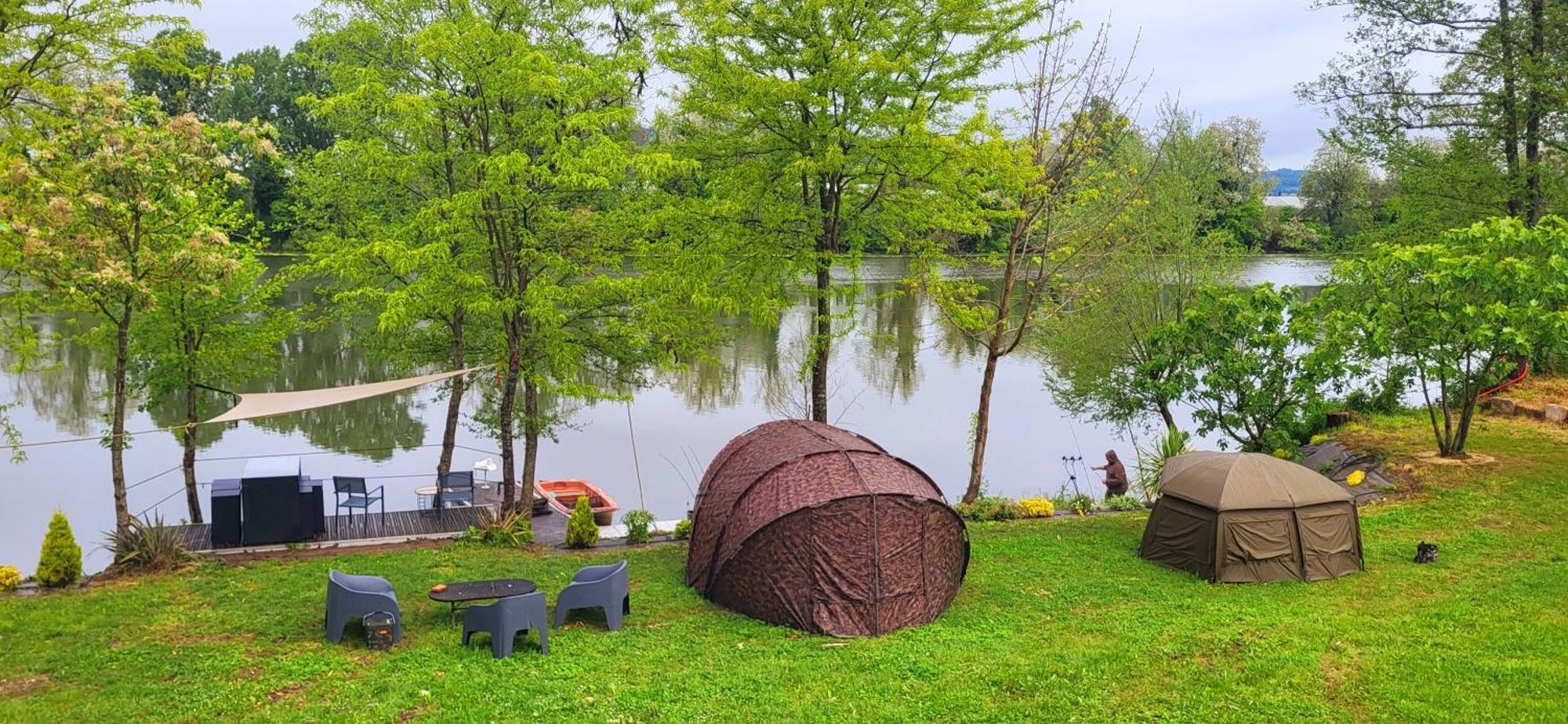 Вилла Gite Au Bord Du Lot Aiguillon Экстерьер фото